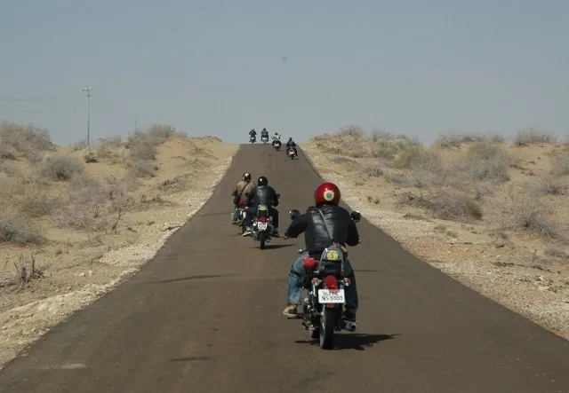 How to Plan a Jaipur to Jaisalmer Road Trip on a Rental Bike