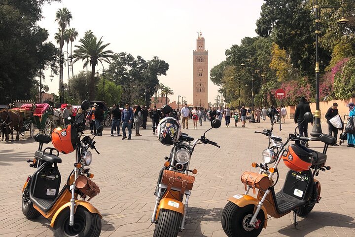 Travel Across Jaipur Comfortably with Reliable Bike and Scooty Rentals